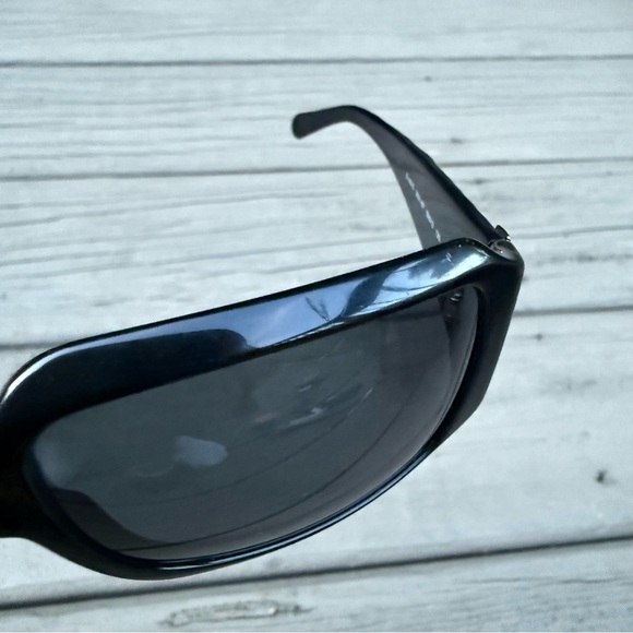 Burberry 4010 black quilted temples sunglasses main image 11
